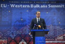 Vučić za nemački FAZ: Srbija spremna na članstvo u EU bez punih prava Vučić za govornicom u Tirani