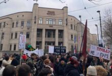 Uhapšen vozač koji je teško povredio studentkinju u Beogradu, a studenti se okupljaju ispred Pravnog fakulteta Okupljanje studenata nakon povređivanja studentkinje kolima; Foto: Sonja Jovanović