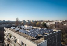 Pokrenut portal za energetske zajednice: Moguće je proizvoditi i deliti energiju solidarno, lokalno i odgovorno Solarna elektrana na krovu zgrade