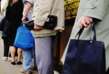 Mogu li penzije da pokriju realne troškove života? čekanje u redu