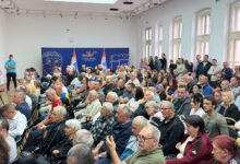„To nije obilaznica, već pruga kroz grad“: Građani na javnoj prezentaciji u Nišu zatrpali nadležne pitanjima o bezbednosti, buci i kvalitetu života Prezentacija rešenja obilaznice koja bi trebalo da prođe kroz Borsku ulicu u naselju Pantelej u Nišu