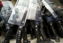 Protest u Bačkoj Palanci i simbolika datuma Policija ispred Skupštine Novog Sada; Foto: Mašina