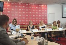 Obruč se steže: Medijske (ne)slobode u Srbiji Foto: tribina u Pres centru