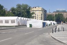 Zborovi i studenti u akciji „Cirkus mora da ode” Foto: Šatori ispred Skupštine Srbije