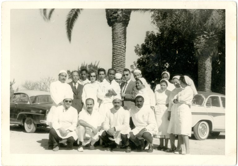 Franc Fanon i njegov medicinski tim u psihijatrijskoj bolnici Blida-Žoinvil u Alžiru, gde je radio od 1953. do 1956. godine