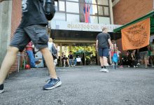 Studentima Filozofskog izbačene stvari sa fakulteta, najavljen novi protest srped Filozofskog fakulteta u Novom Sadu