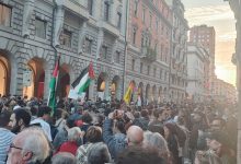 Protest u Novom Sadu, građani nose palestinske zastave