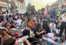 BLOG uživo: Prvi dan šetnje od Beograda do Novog Sada, studenti prave prvu pauzu u Batajnici Foto: Studenti se odmaraju posle pešačenja