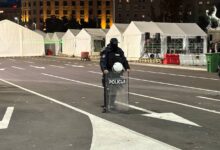 Godinu dana od postavljanja „Ćacilenda": Čuvari političke partije od građana Šatorsko naselje ispred Narodne skupštine