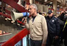 „Univerzitet nije i ne sme biti policijska stanica“: Bojkot nastave, protesti i zahtev za ostavkom dekana Milivoj Alanović sa policijom na Filozofskom fakultetu; Foto Mašina.