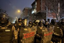 Odbornici vlasti u Novom Sadu bez obrazloženja odbili da raspravljaju o policijskoj brutalnosti u kampusu Policija u kampusu u Novom Sadu; Foto: Mašina