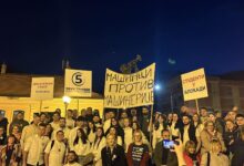Nasilje i pritisci nastaviće se sve do izbornog dana, a on će biti najgori, smatraju politikolozi Guča, Lučani, skup liste „Zvuk pravde - Zajedno za studente"