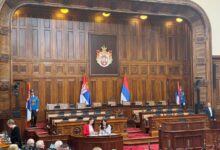 Izmene „Mrdićevih zakona“ između evropskih kritika i domaćih političkih interesa Narodna skupština
