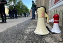 Većina mladih smatra da je nemoguće baviti se aktivizmom u Srbiji bez pritisaka Protest ispred Akademije umetnosti u Novom Sadu