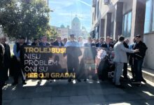 Odbrana GSP-a ispred Skupštine grada Beograda Trolejbusi nisu problem, protest ispred Skupštine grada