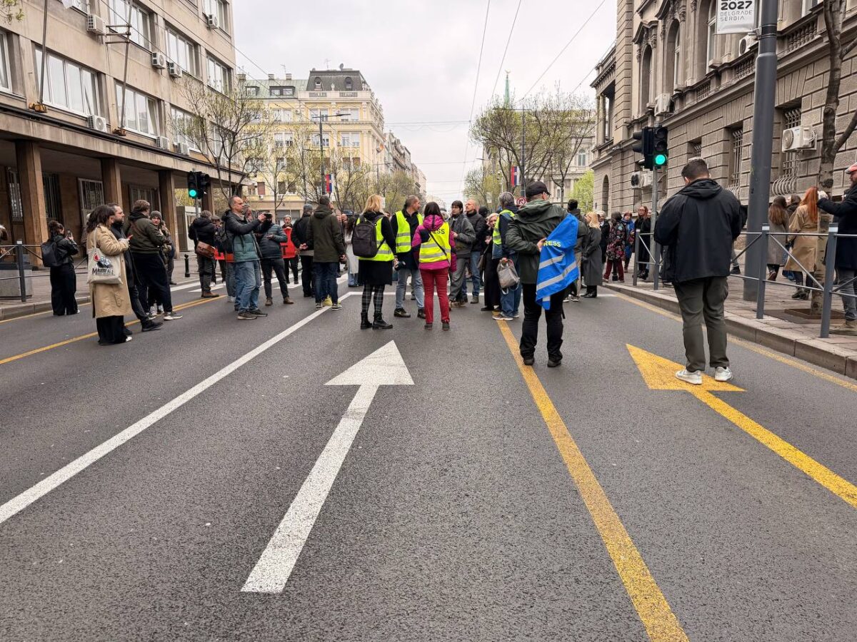 Protest novinara kod Predsedništva