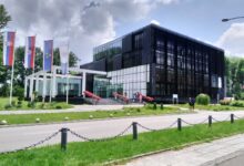 Profesor Mihić sa Filozofskog u Novom Sadu sutra drži javno predavanje ispred Rektorata Rektorat Univerziteta u Novom Sadu; Foto: Mašina