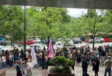 Roditelji đaka Jovine gimnazije primljeni na sastanak kod ministra prosvete Protest ispred Ministarstva prosvete: Foto: Mašina.