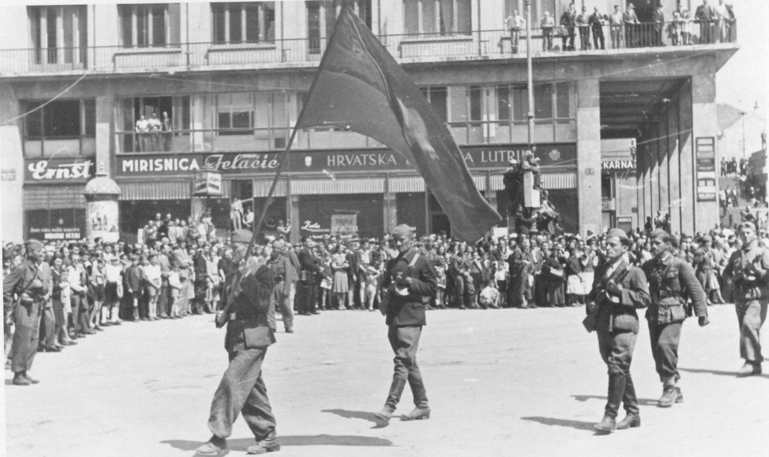 Zagreb, 9. maj 1945: defile boraca 1. proleterske divizije JA u oslobođenom gradu. (Foto: znaci.net)
