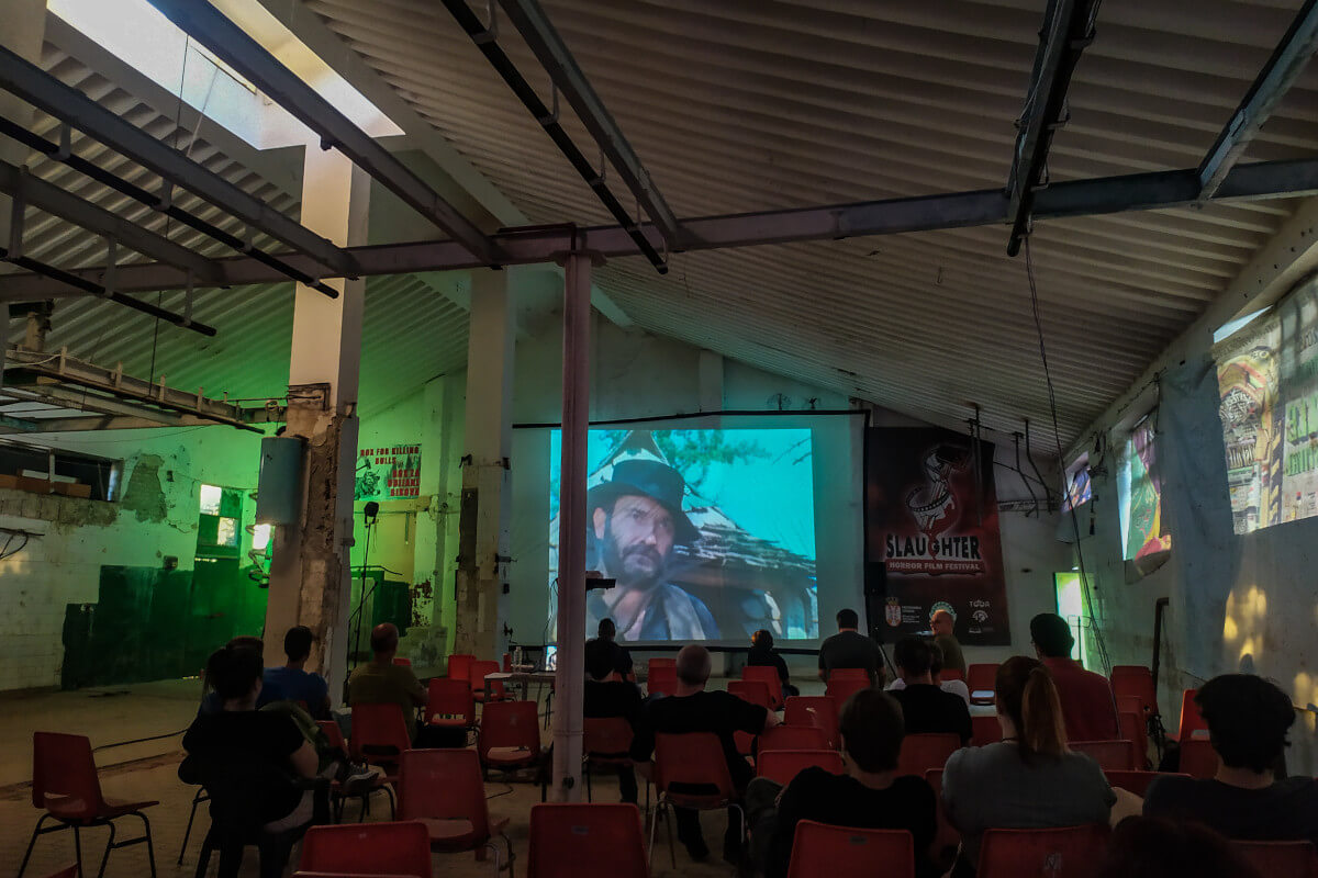projekcija filma u nekadašnjoj klanici