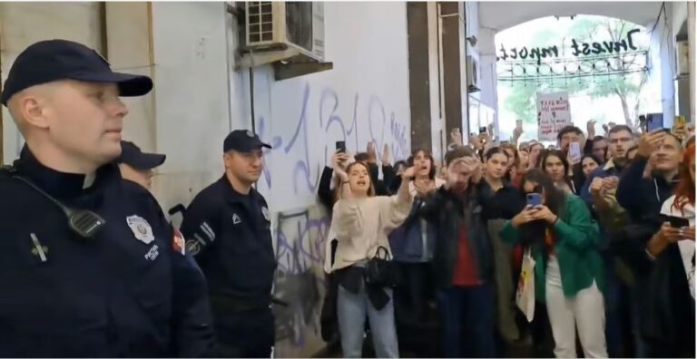 Izvor: Čuvari vatre, snimak ekrana