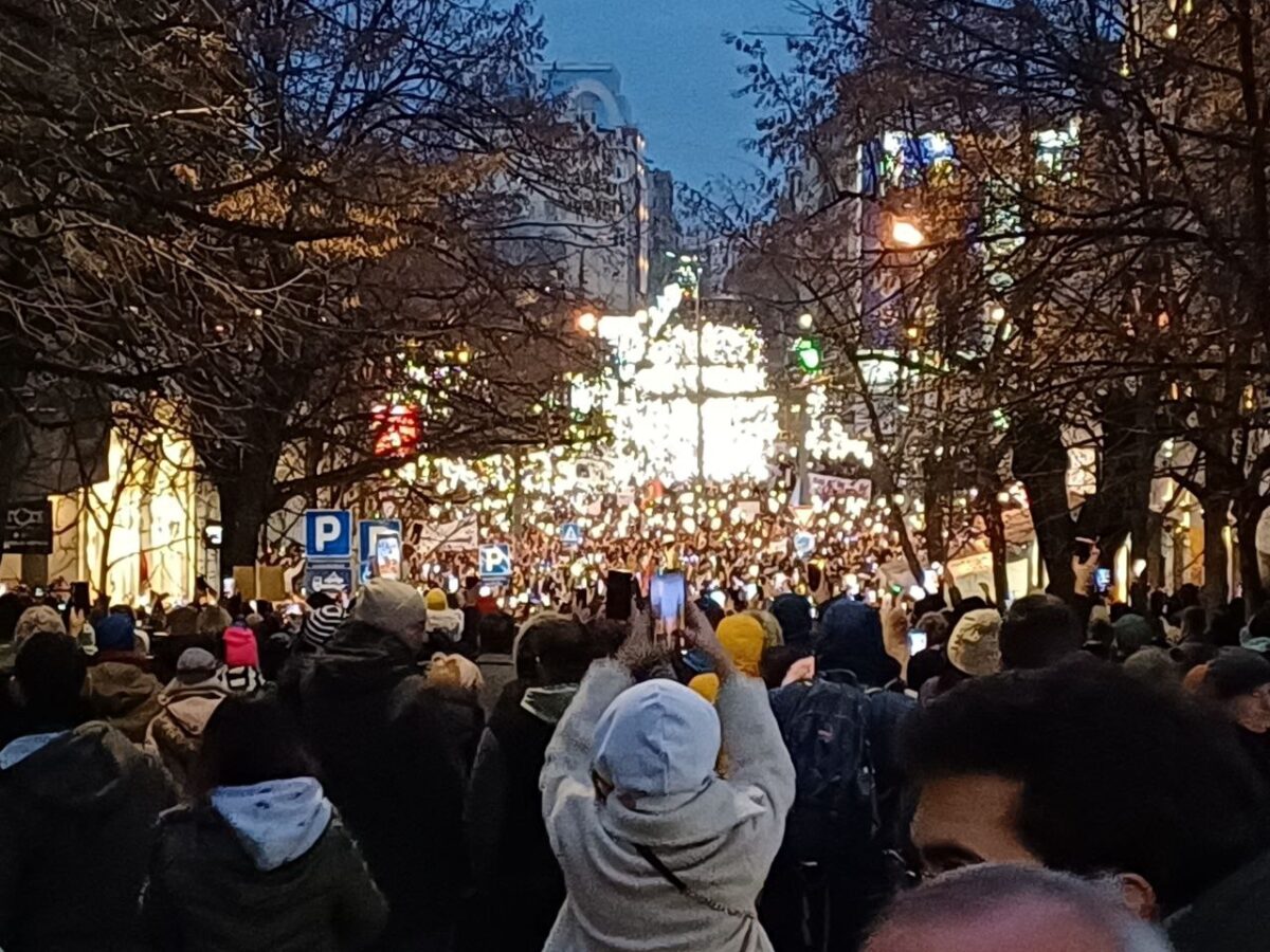 Protest na Slaviji; Foto: Mašina