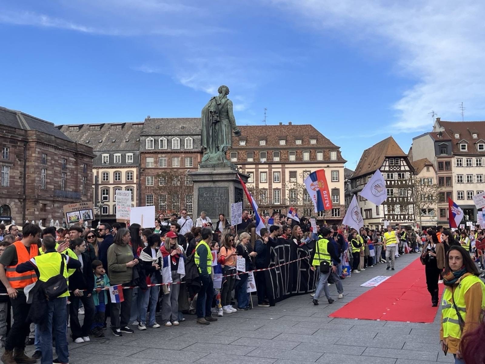 Doček studenata biciklista u Strazburu; Foto: Mašina